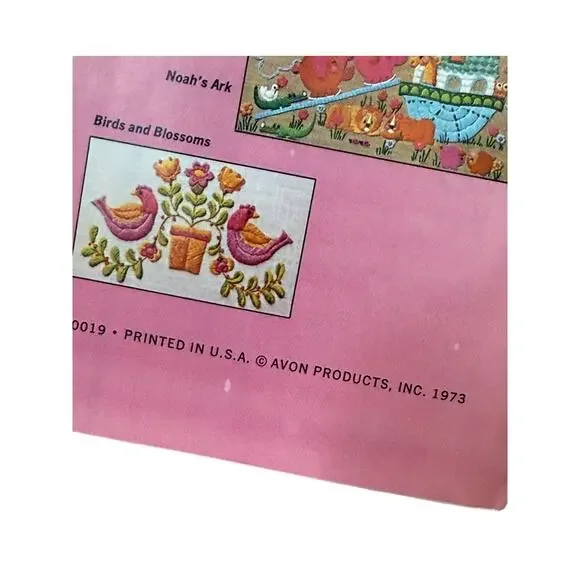 Vintage 70s Avon Piglets and Posies Crewel Wool Embroidery Needlework Craft Kit - Picture 8 of 9
